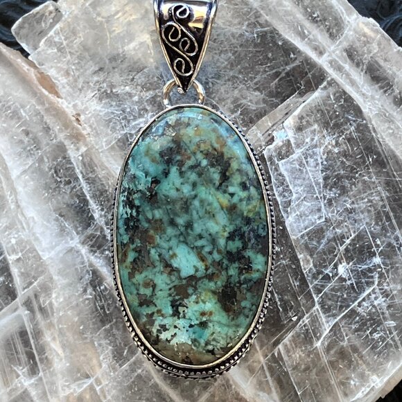 African Turquoise Stone Crystal Pendant Jewelry - Picture 1 of 8
